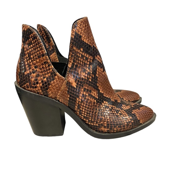 Steve Madden Shoes - Steve Madden Alyse Snakeskin Chunky Booties 6